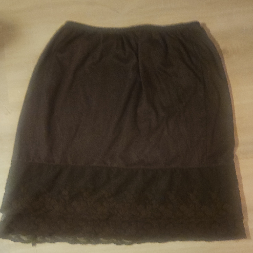 Elegant Broen Lace Trim Skirt